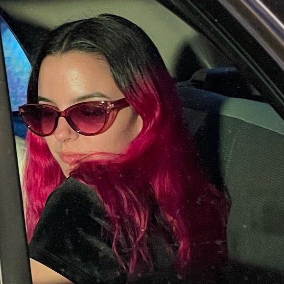 Meet your Posher, Quil - Picture 1 of 1